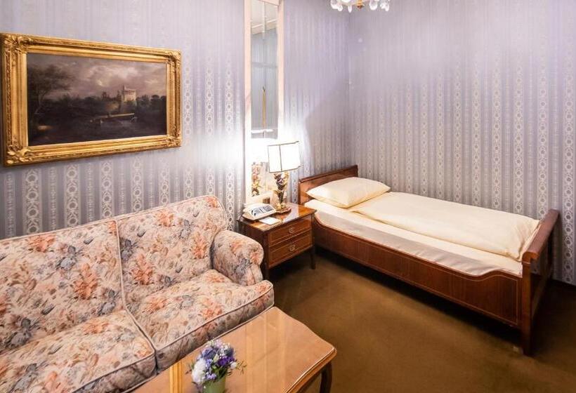 هتل Palais Porcia