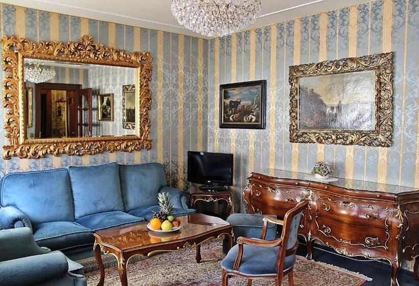 هتل Palais Porcia