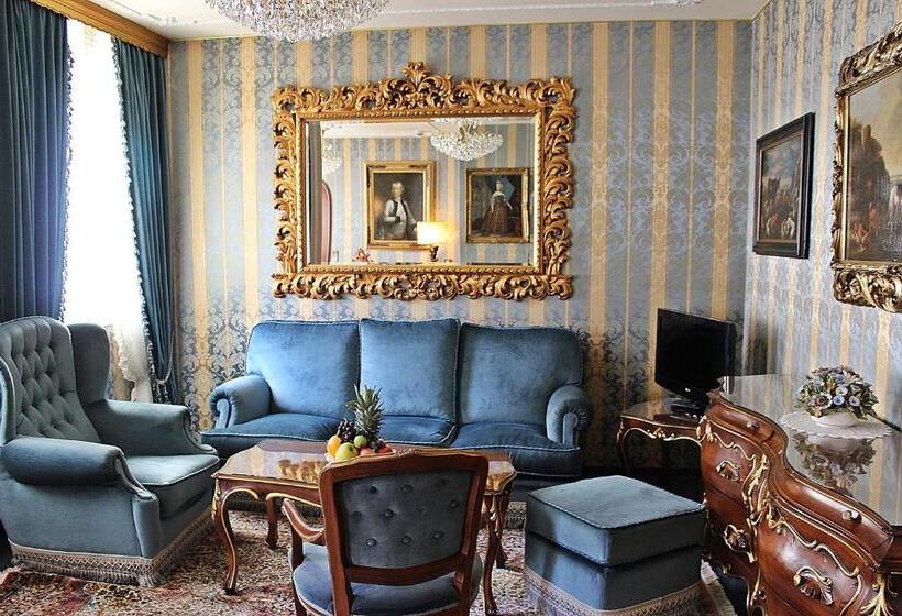 هتل Palais Porcia