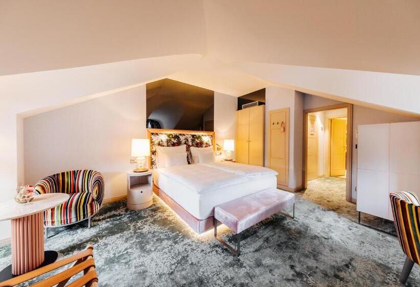 Fotos del hotel Schloss Seefels:  4