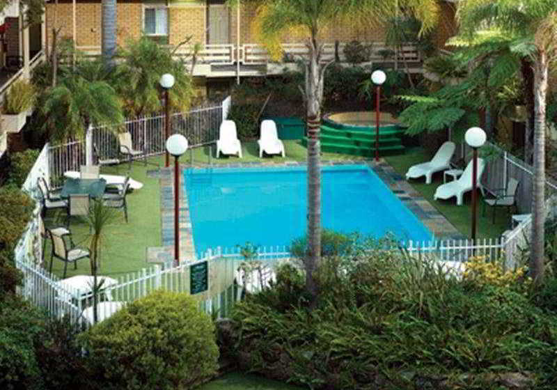 Apartments Plus Willoughby Road