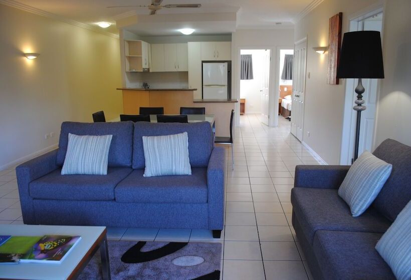 Bay Village Tropical Retreat & Apartments