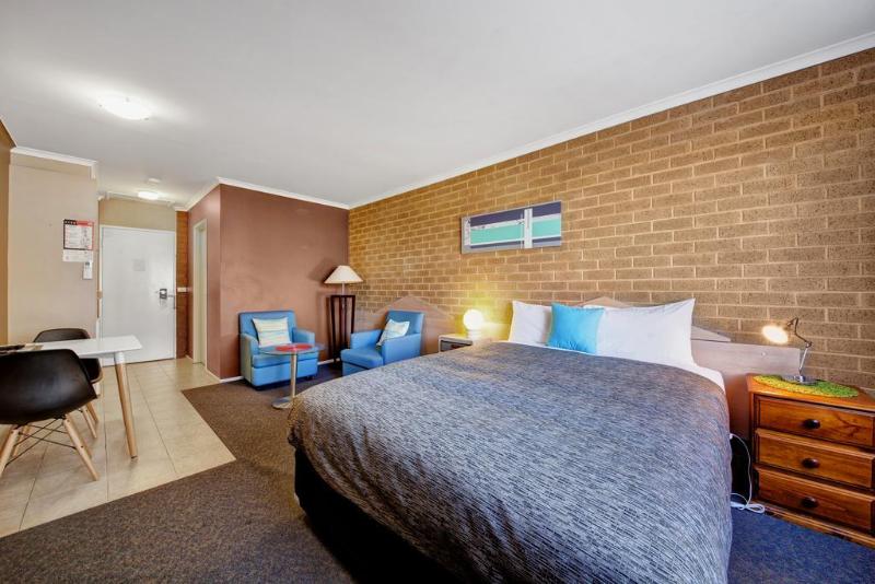 Central Deborah Motel