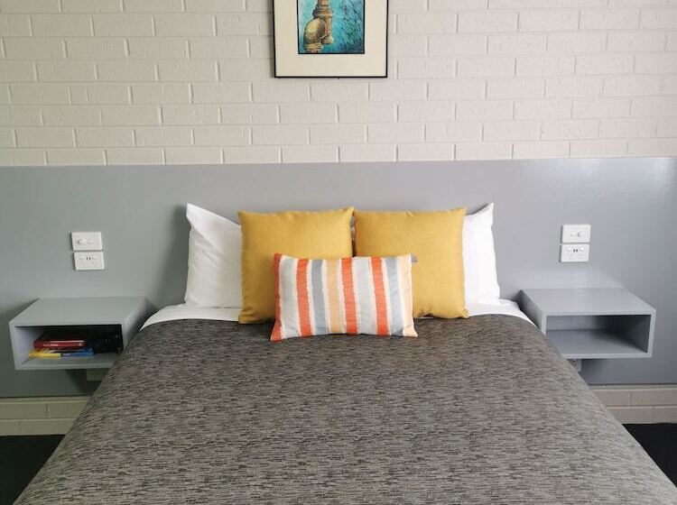 Central Deborah Motel