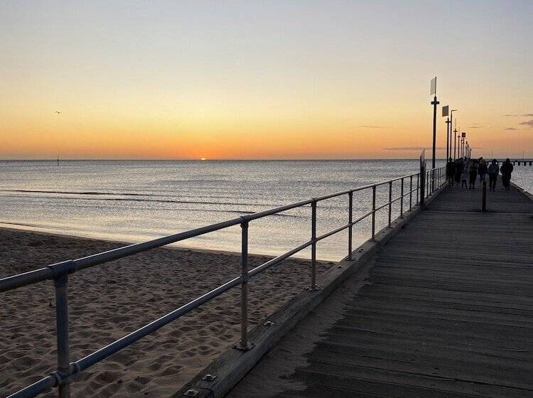 Frankston Motel