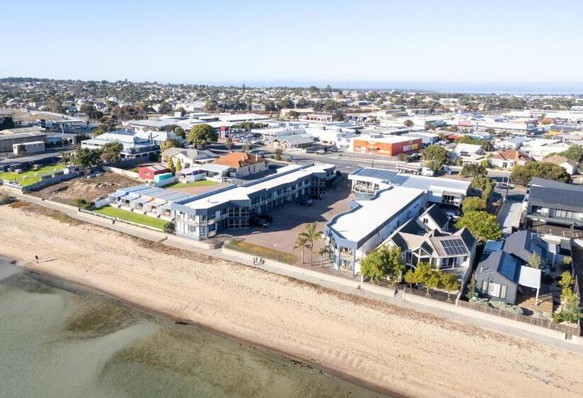 Hilton Beachfront Motel