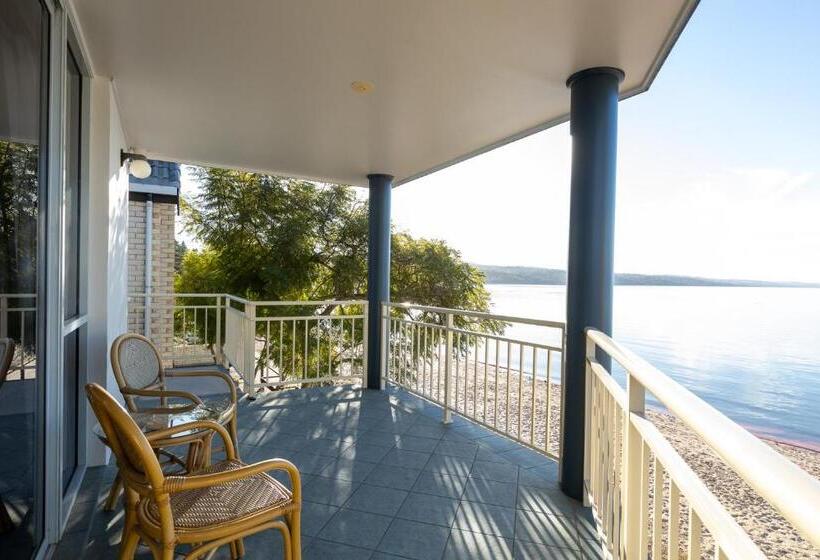 Hilton Beachfront Motel