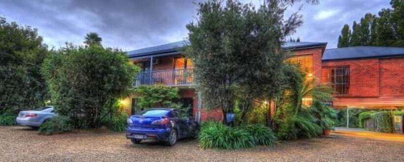 فندق Armour Motor Inn