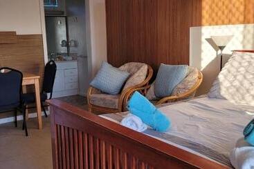 هتل Bamboo Motor Inn
