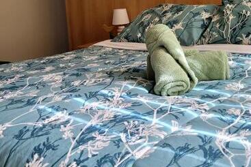 هتل Bamboo Motor Inn