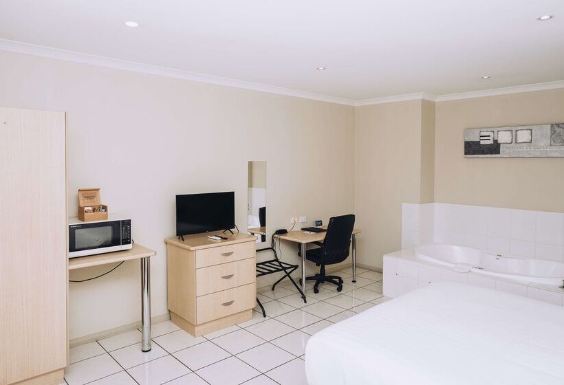 בית מלון כפרי Best Western Chaffey Motor Inn
