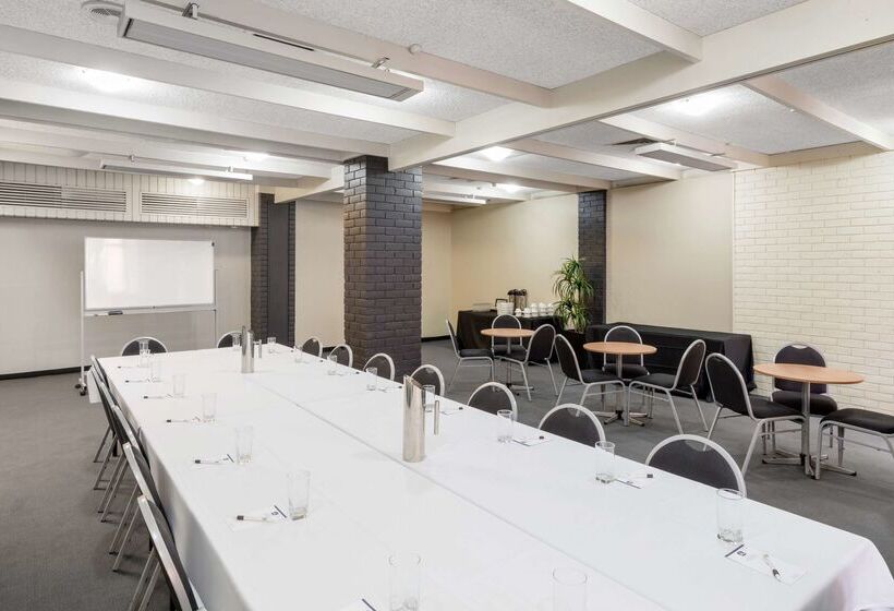 هتل Best Western Plus Launceston