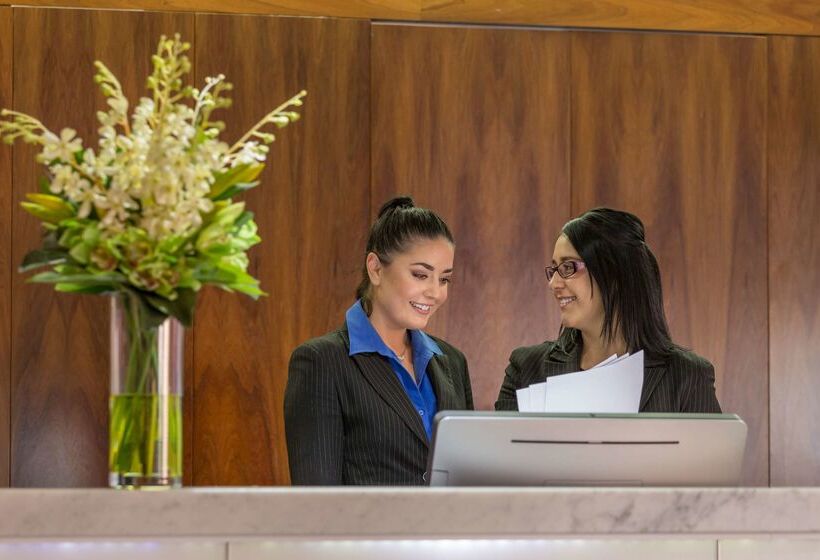 هتل Best Western Plus Launceston