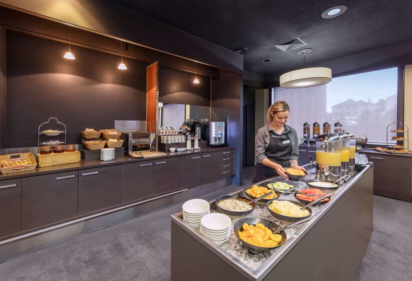 هتل Best Western Plus Launceston
