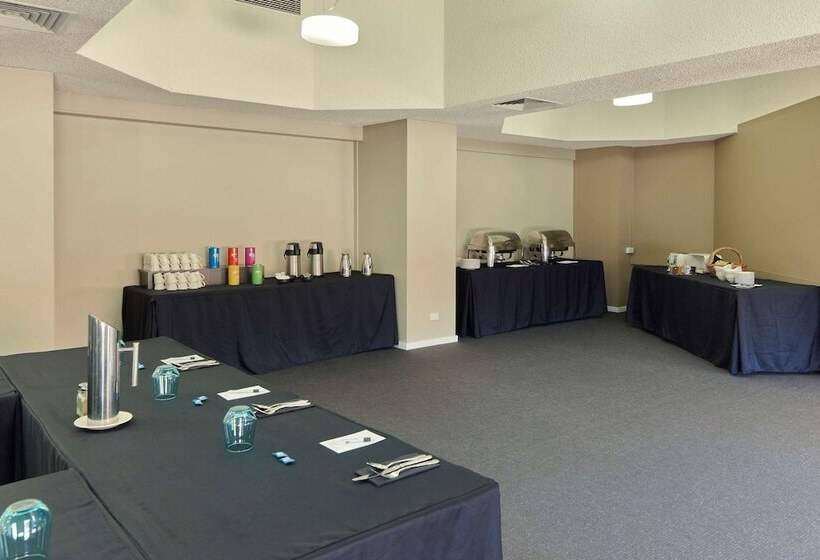 هتل Best Western Plus Launceston