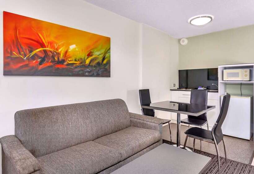 هتل Comfort Inn & Suites Goodearth Perth