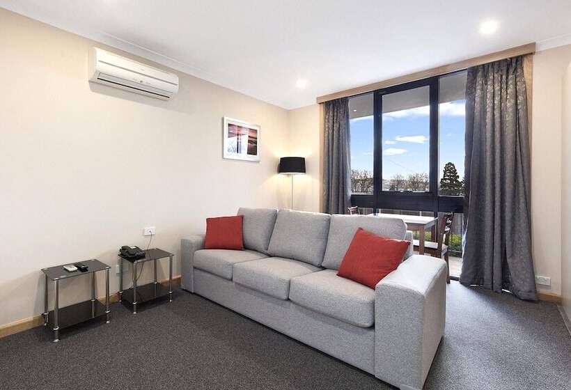 هتل Commodore Regent