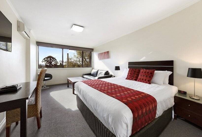 هتل Commodore Regent