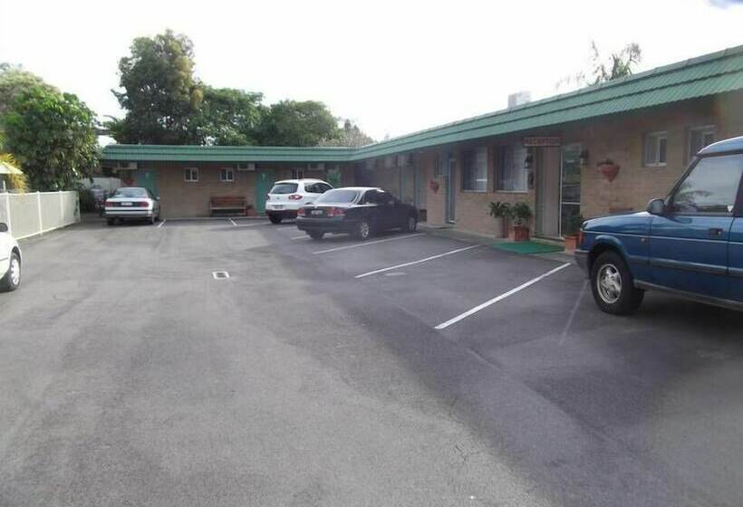Отель Corlette Palms Motor Inn