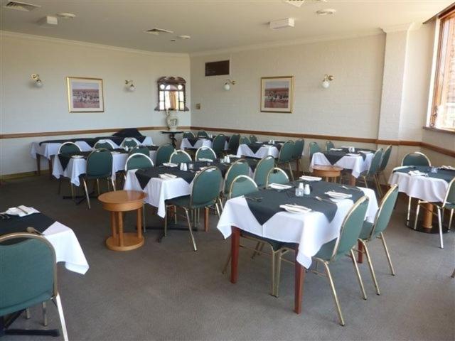 هتل Countryman Motor Inn