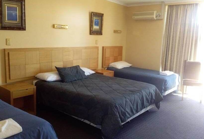 فندق Desert Sand Motor Inn