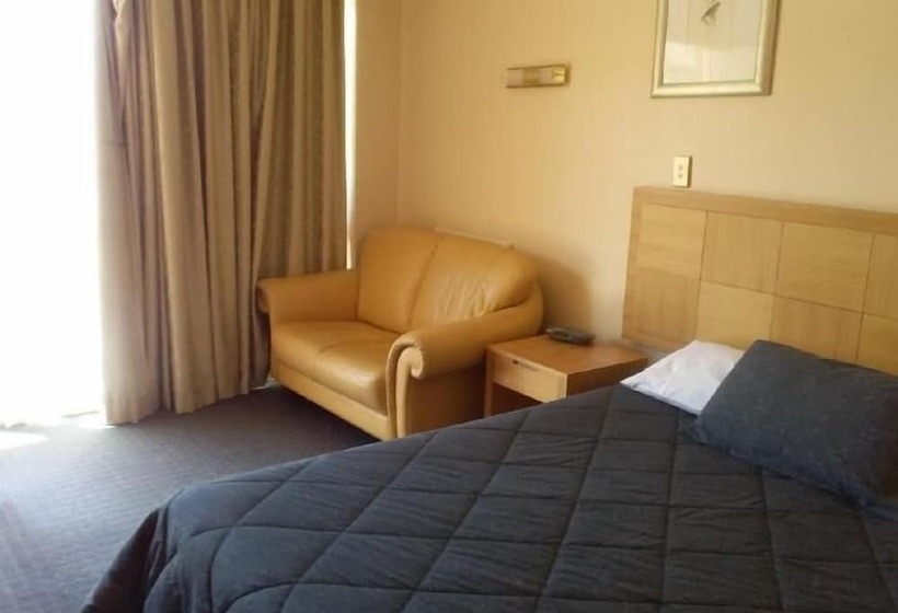 فندق Desert Sand Motor Inn