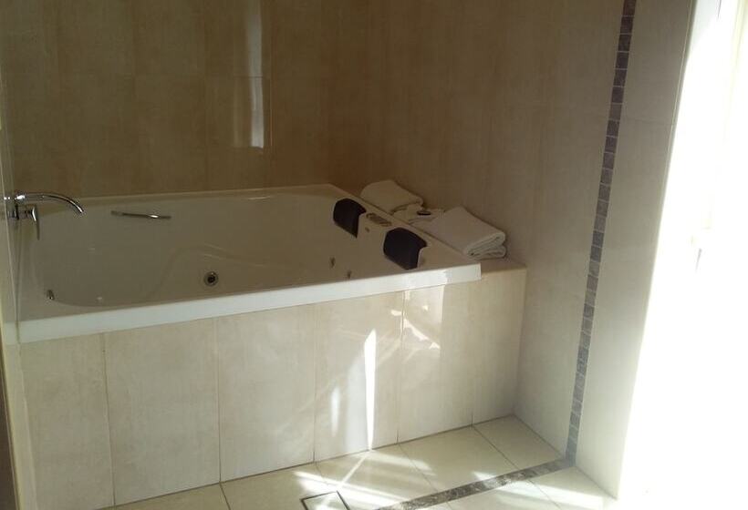 فندق Desert Sand Motor Inn