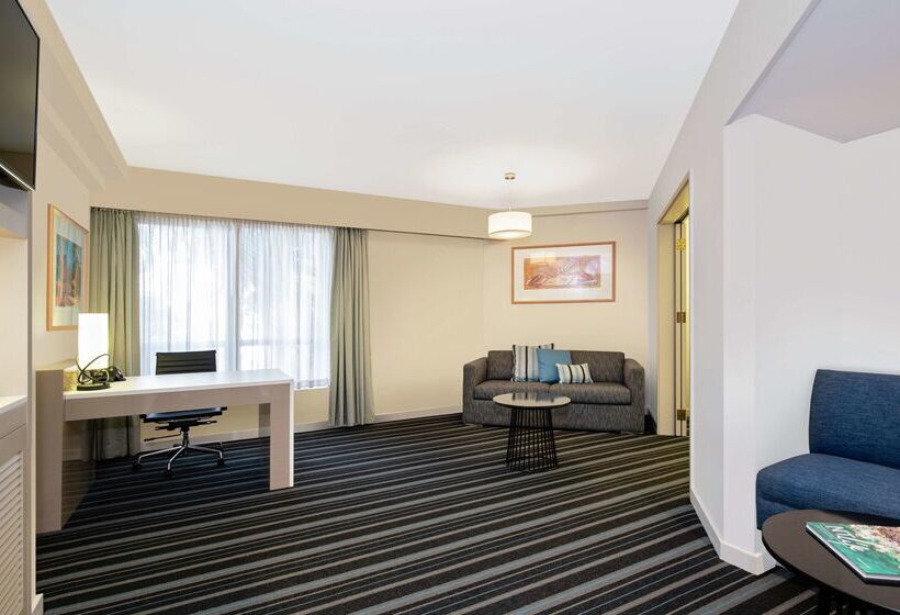 هتل Doubletree By Hilton Darwin Esplanade