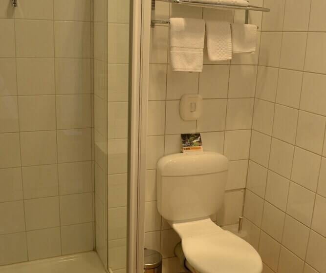 בית מלון כפרי Eastern Sands City Centre