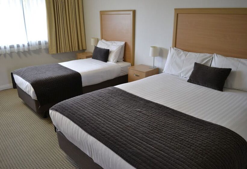 בית מלון כפרי Eastern Sands City Centre