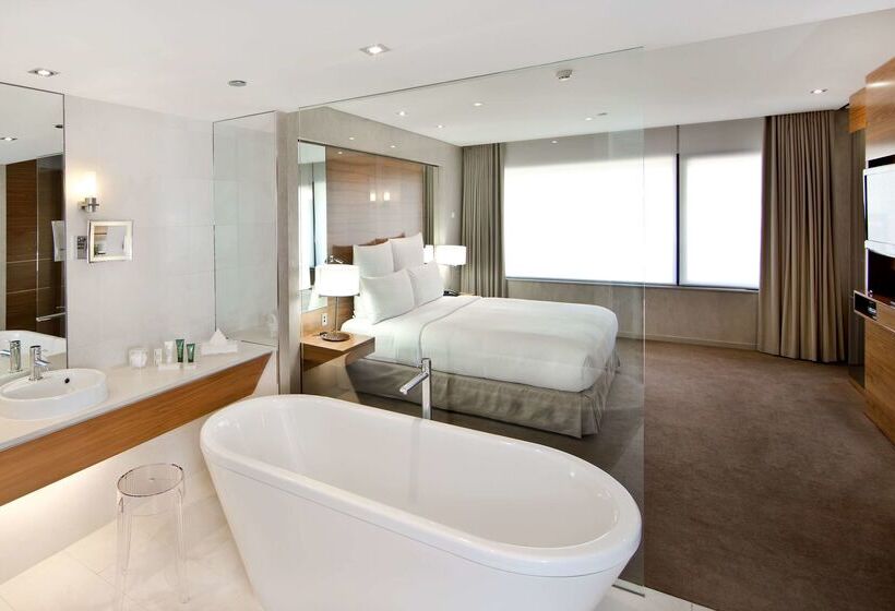 هتل Hilton Brisbane