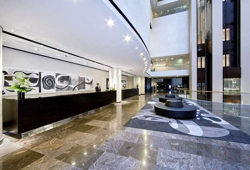 هتل Hilton Brisbane