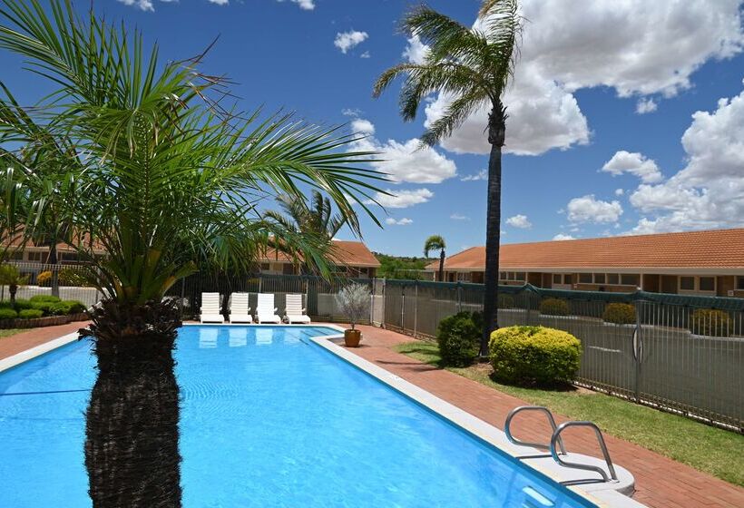 هتل Hospitality Geraldton Surestay Collection By Best Western