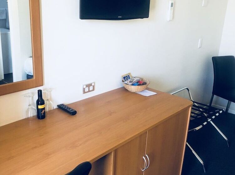 בית מלון כפרי Ibis Styles Broken Hill