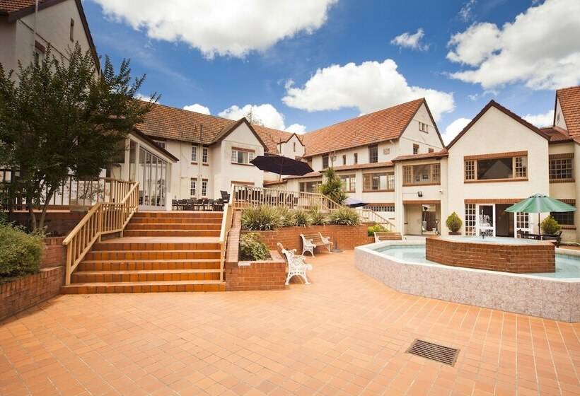 هتل Mercure Canberra