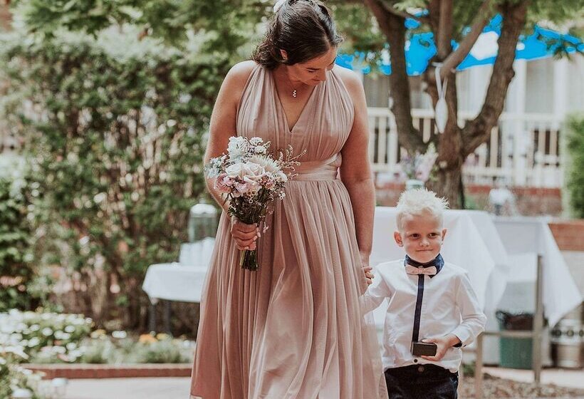 هتل Mercure Canberra