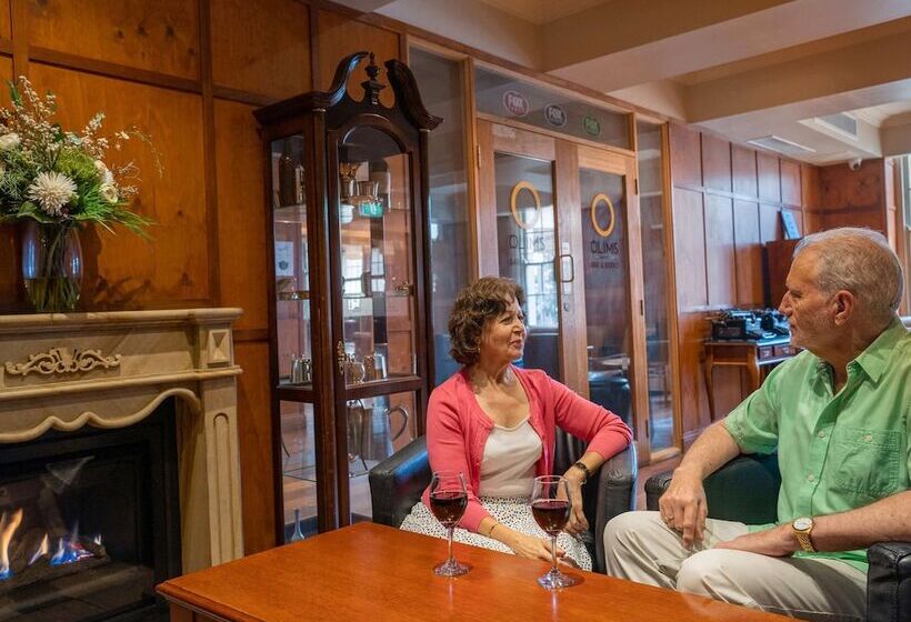 هتل Mercure Canberra