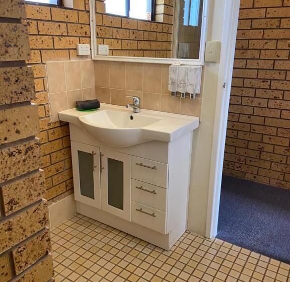 호텔 Newell Motor Inn Narrandera