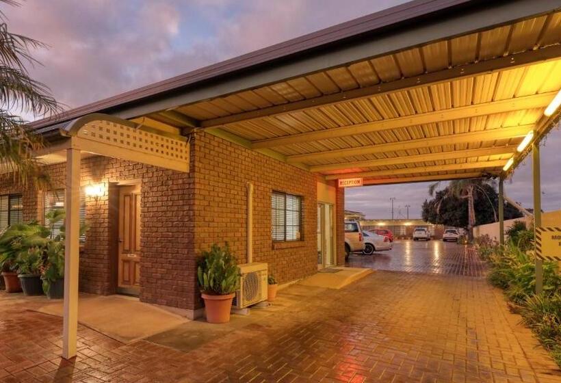 فندق Oasis Motor Inn
