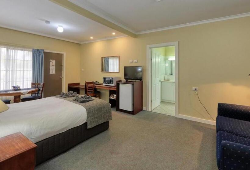 فندق Oasis Motor Inn