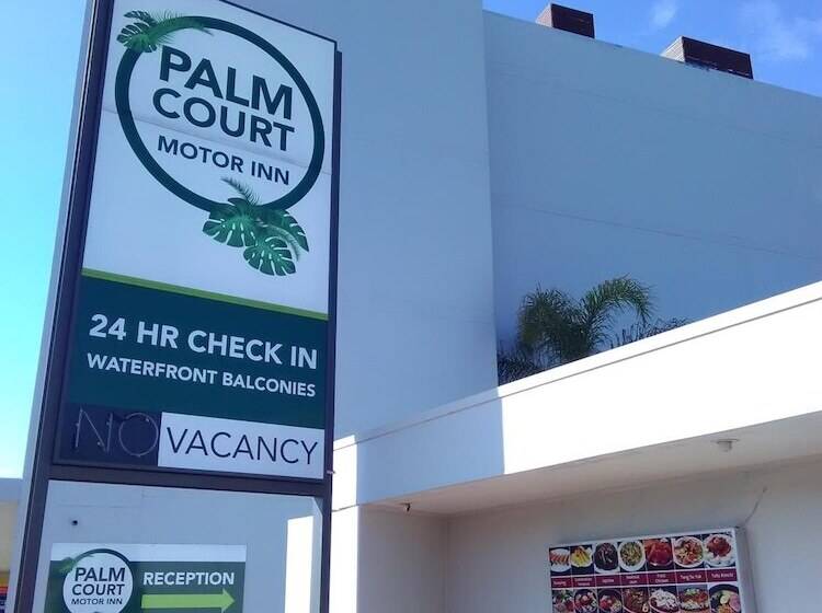 Hotel Palm Court Motor Inn