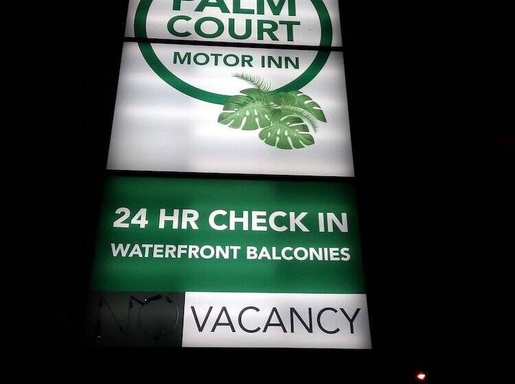 هتل Palm Court Motor Inn