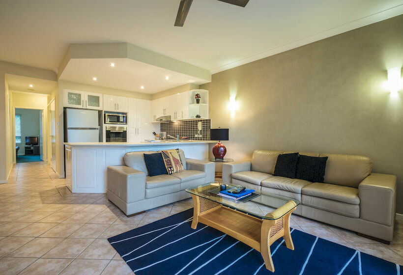 Отель Resorts United Currumbin Sands