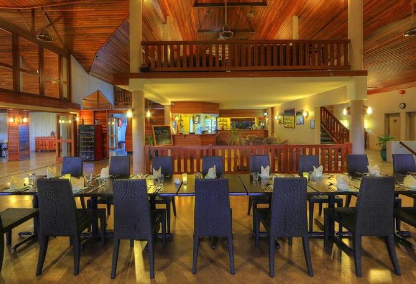 هتل Sovereign Resort
