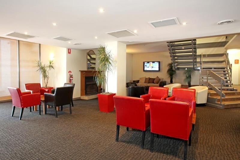 هتل Comfort Resort Waters Edge