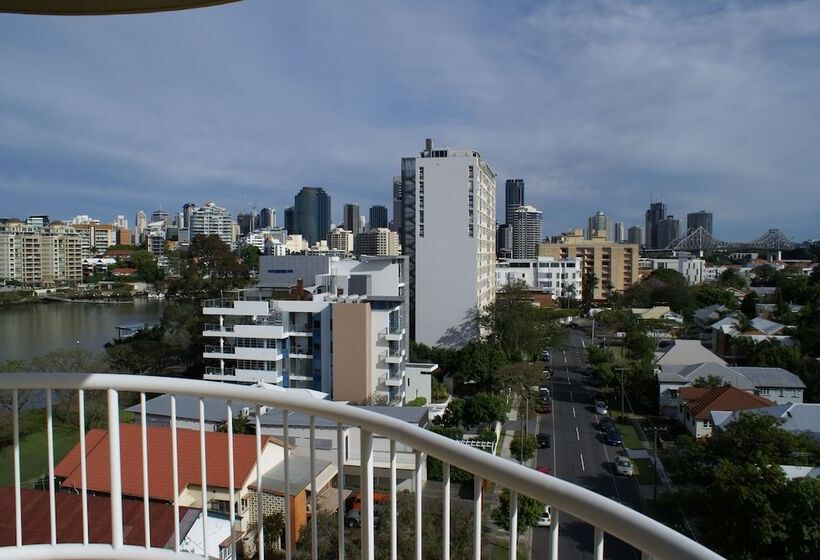 Kirribilli Riverfront Apartments