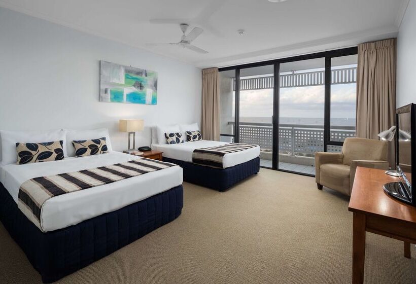 Rydges Esplanade Resort Cairns