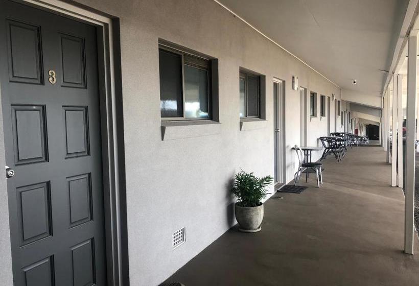 Allan Cunningham Motel