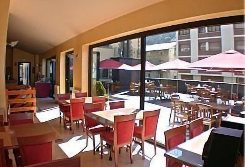 Aparthotel Llempó