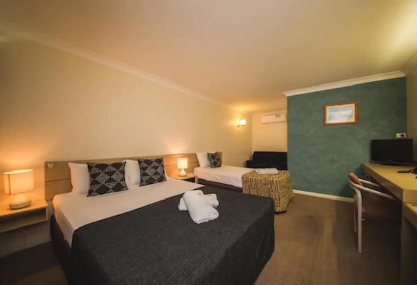 Hampton Villa Motel